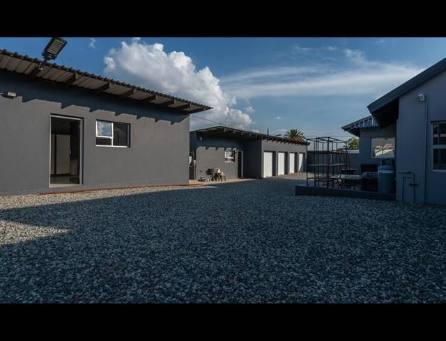 350M² OFFICE FOR SALE IN ALBERTON NORTH